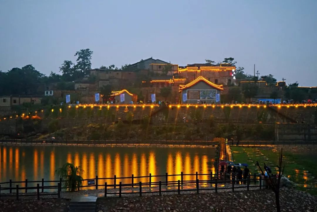 微游河北乐享身边的美天青色等烟雨我在井陉陶瓷水镇等你