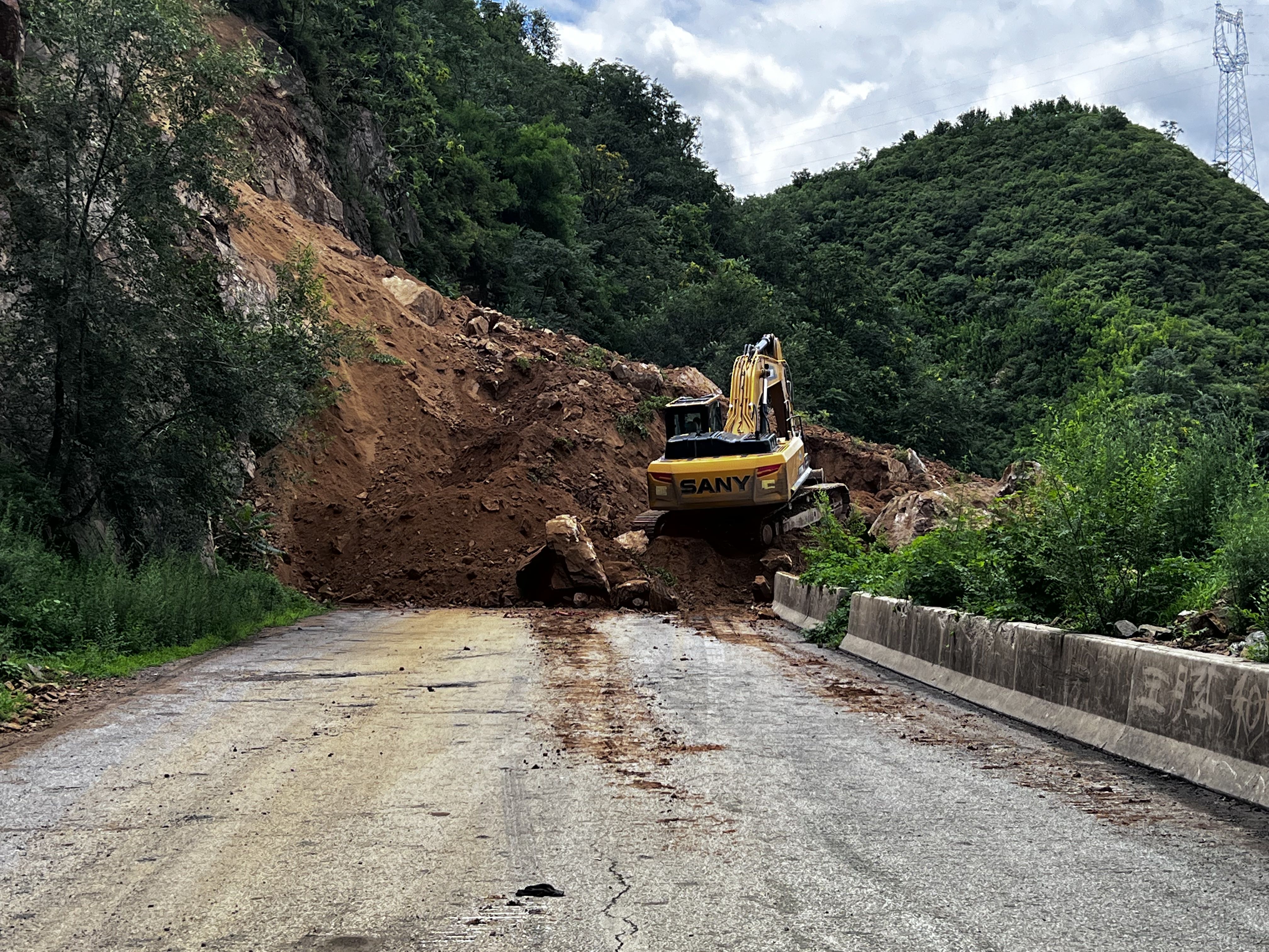 昼夜奋战20小时国道g338海天线平山长桑段恢复通车