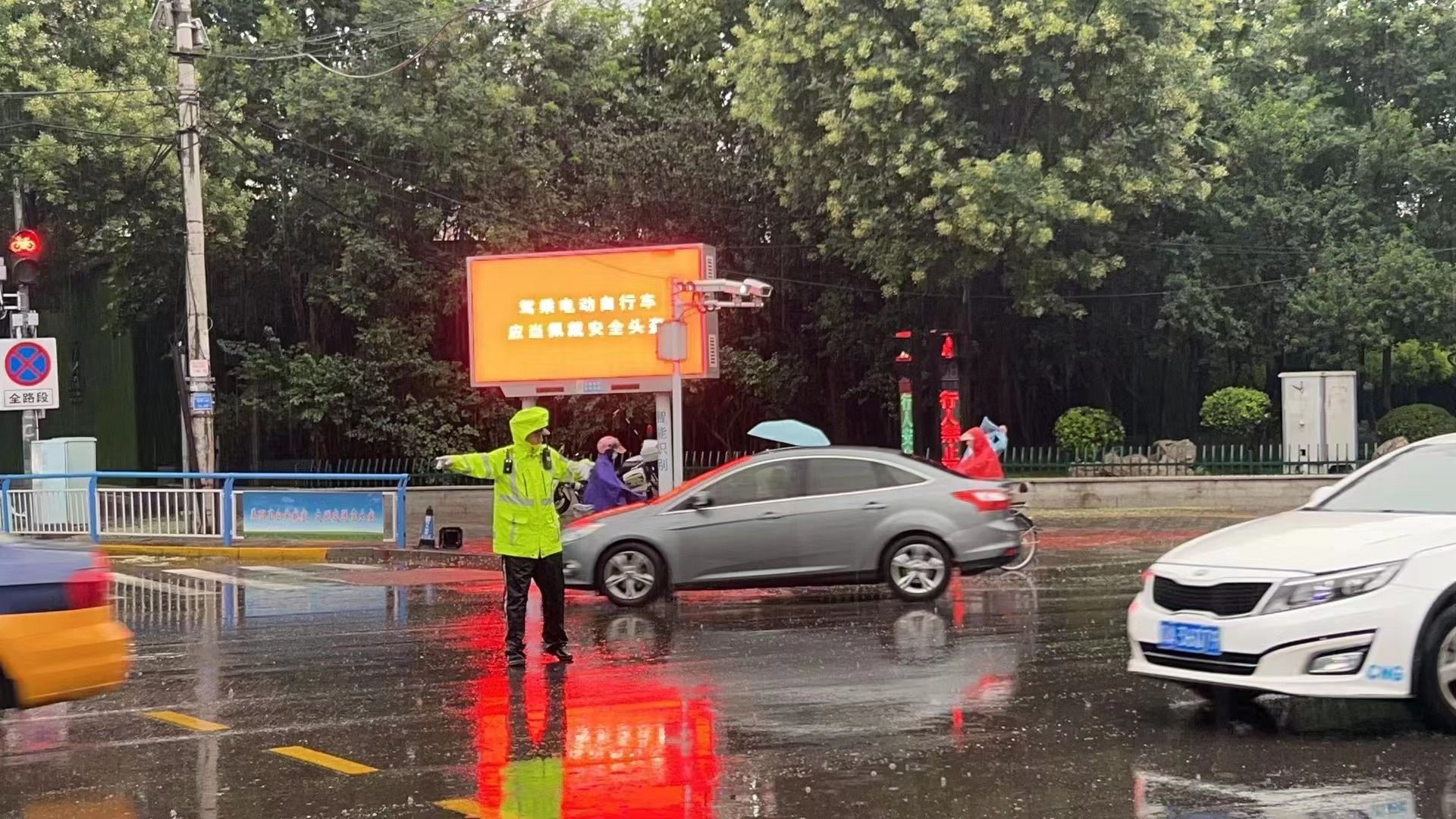 河北网络广播电视台 |碰碰狐近期资讯：Bebefinn在YouTube上订阅人数突破100万