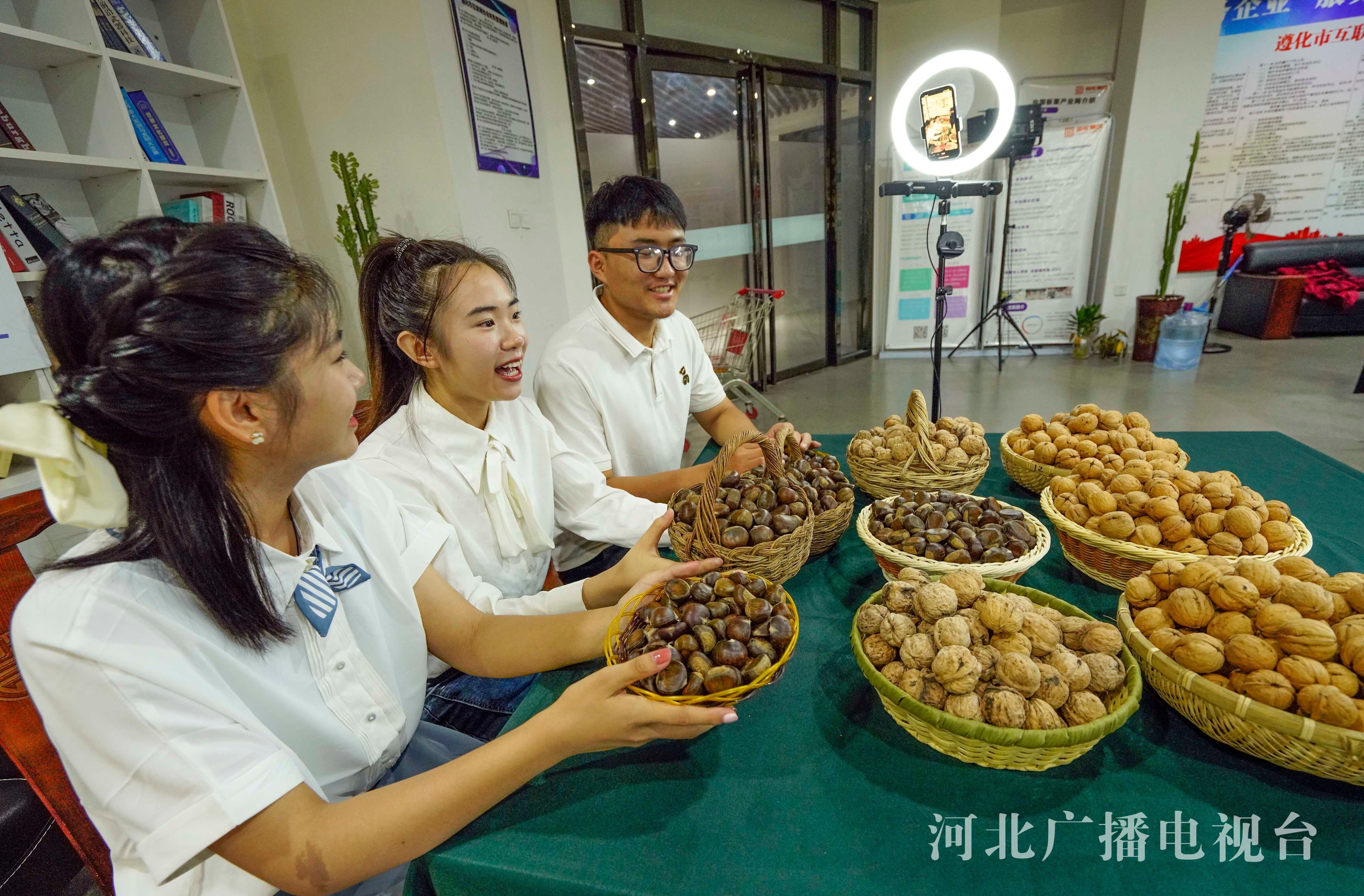 百度竞价托管：让网络营销变得简单高效！