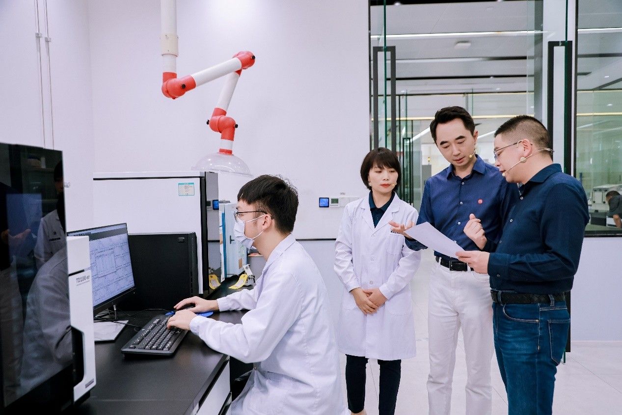 刘润走进慕思 探访“一张好床垫”背后的故事