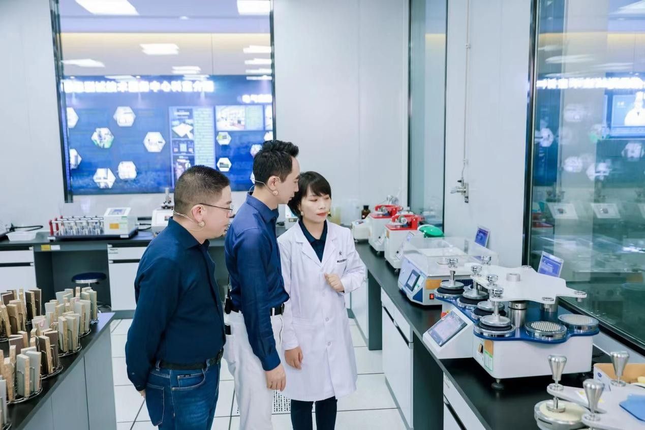 刘润走进慕思 探访“一张好床垫”背后的故事