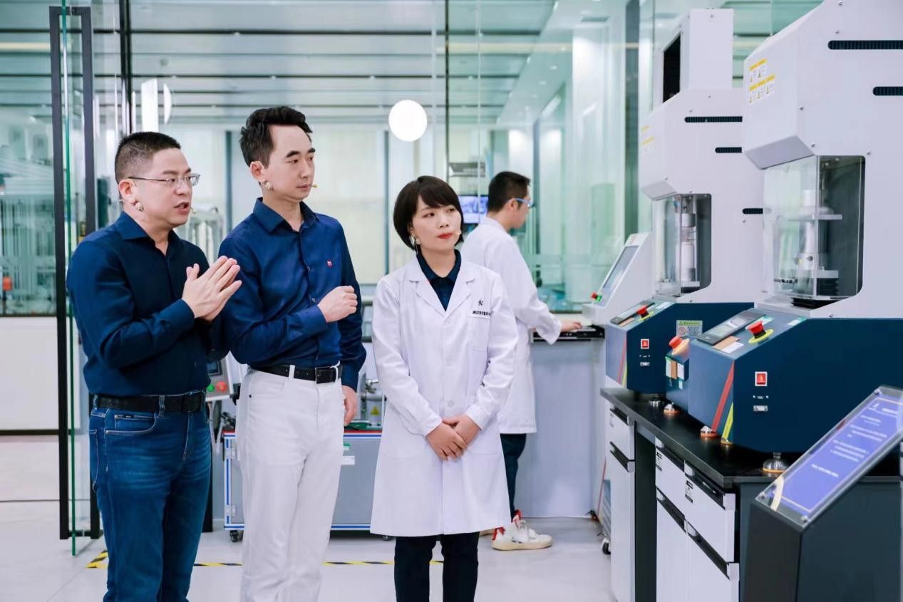 刘润走进慕思 探访“一张好床垫”背后的故事