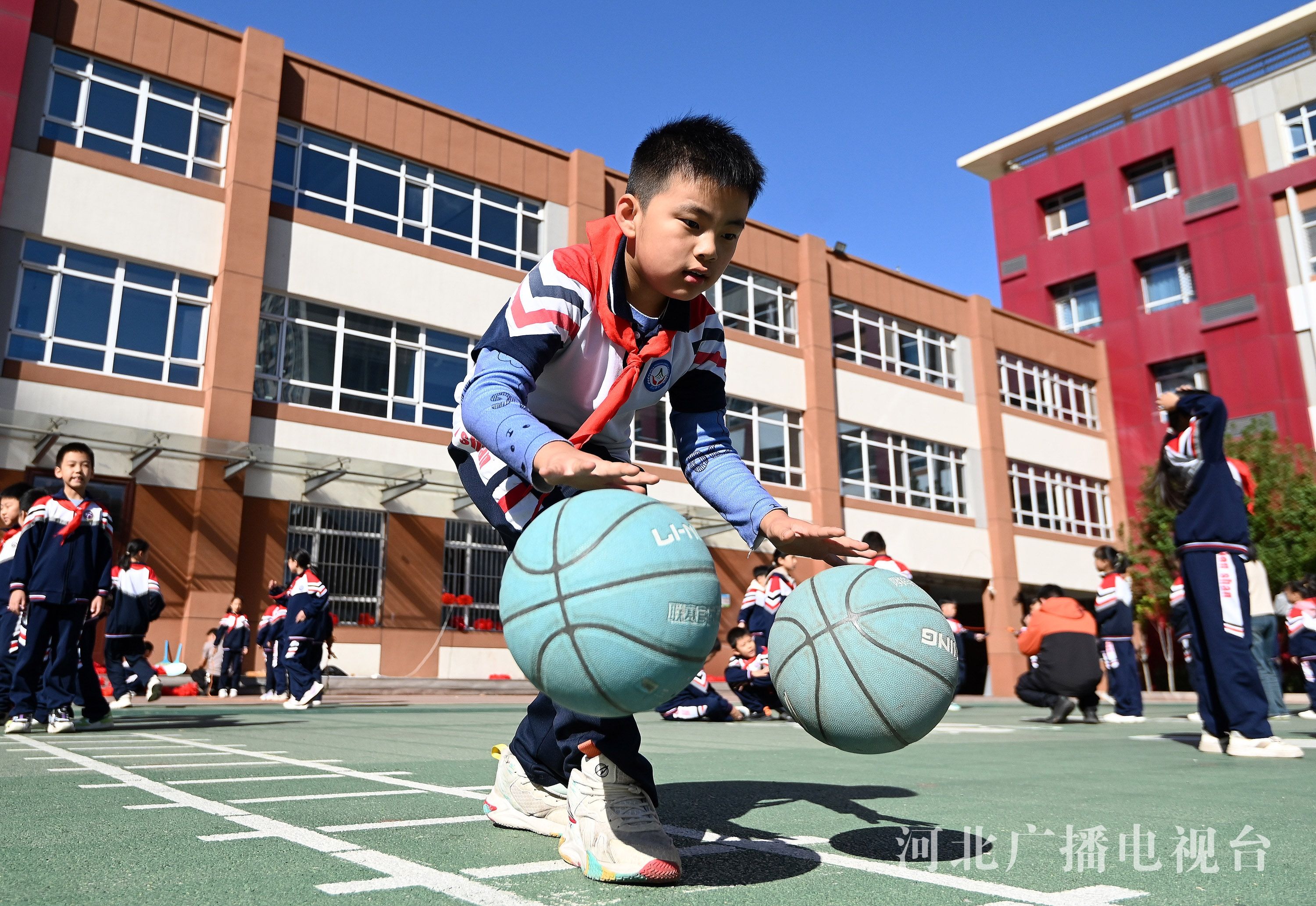 河北邯郸：课间10分钟 活力满校园