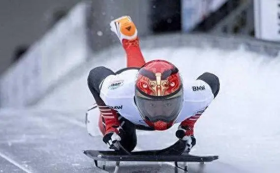 河北省钢架雪车运动员殷正在世界大赛中屡创佳绩 “正”能量是如何爆发的