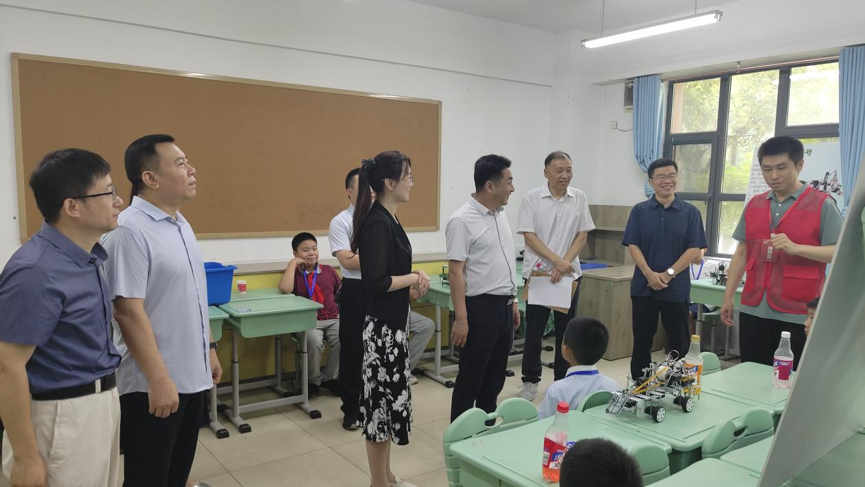 第二十四届石家庄市青少年机器人竞赛在石家庄市南高营小学举行