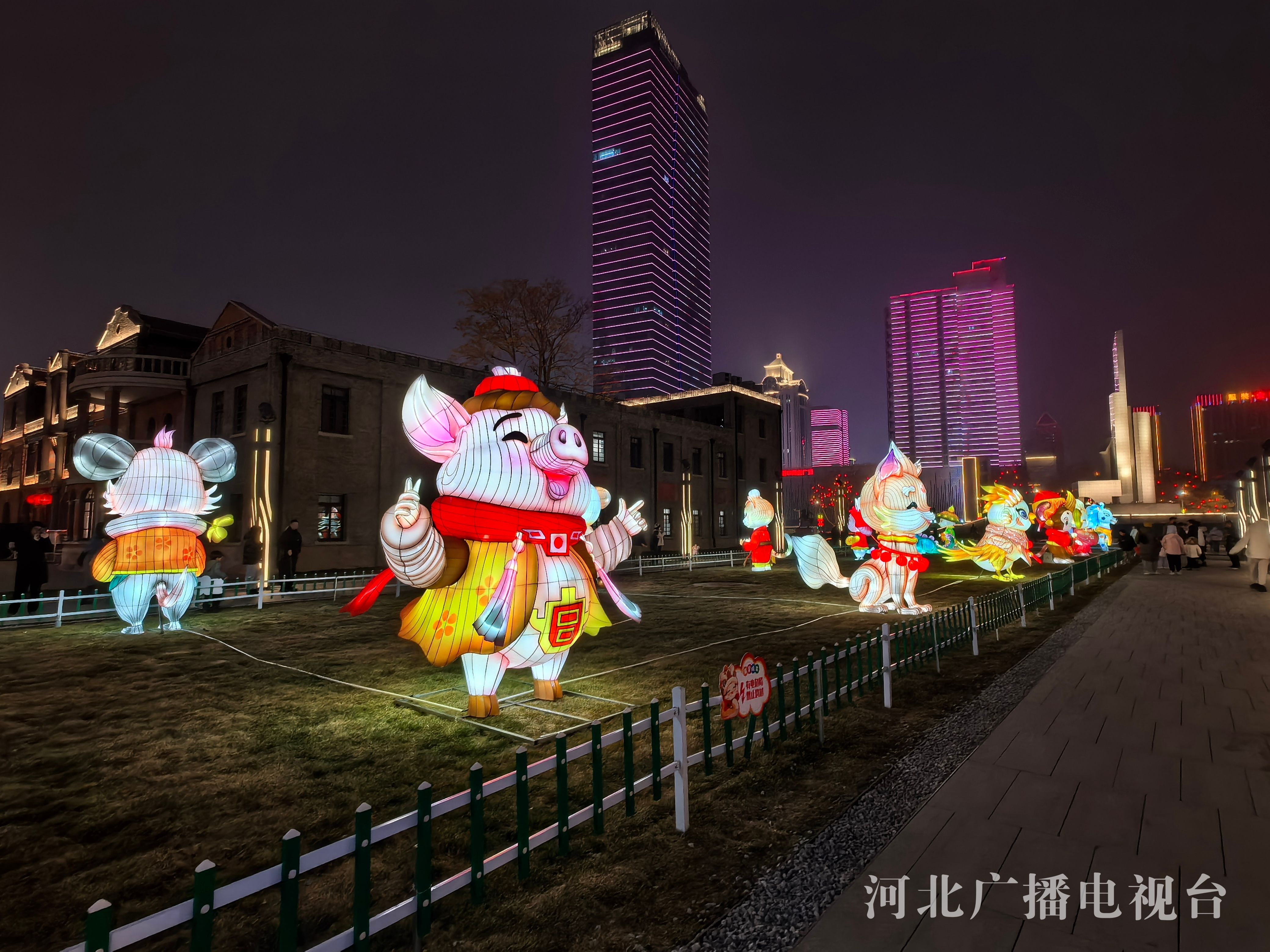 石家庄实施2025年春节亮灯行动 张灯结彩迎新春