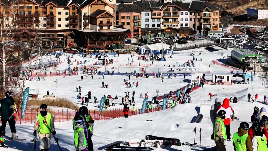 冰雪运动点燃冬日激情丨年接待游客超千万！崇礼，凭啥让人都想去打卡？#冰雪春天