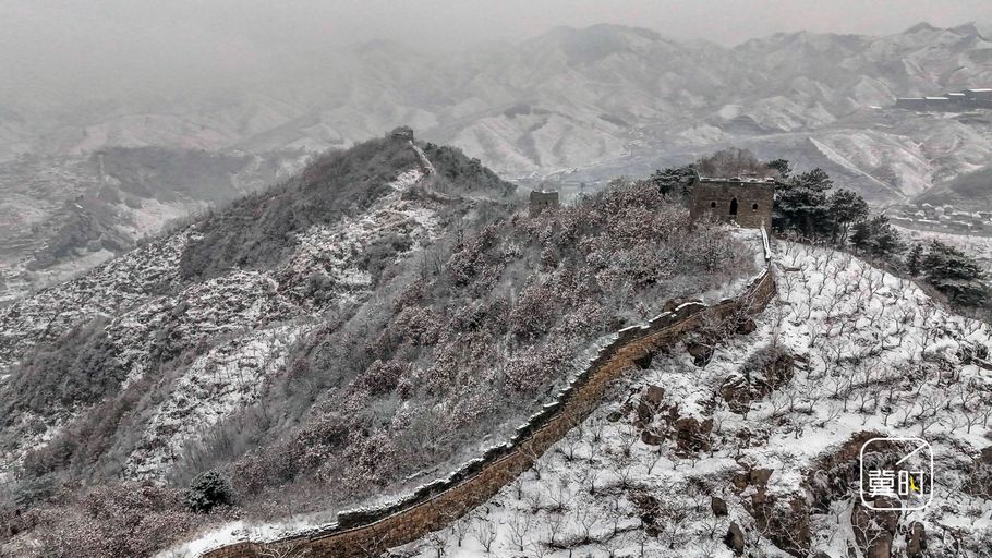 河北遵化：春雪润长城