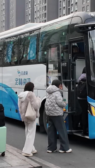 186个班次 10条线 京冀定制快巴让燕郊“双城记”变“同城化”