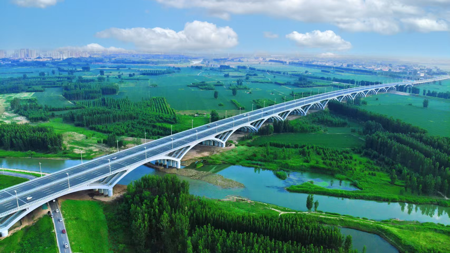 春天的脚步 | 雄安之春：高速飞驰京雄间，九载织就通勤网