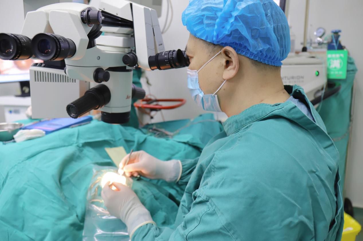 飞秒激光-晶体植入，爱尔眼科组合式升级ICL晶体植入手术-蜂耘网